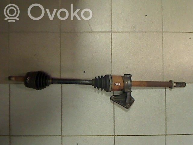 Nissan Almera Tino Priekinis pusašis 