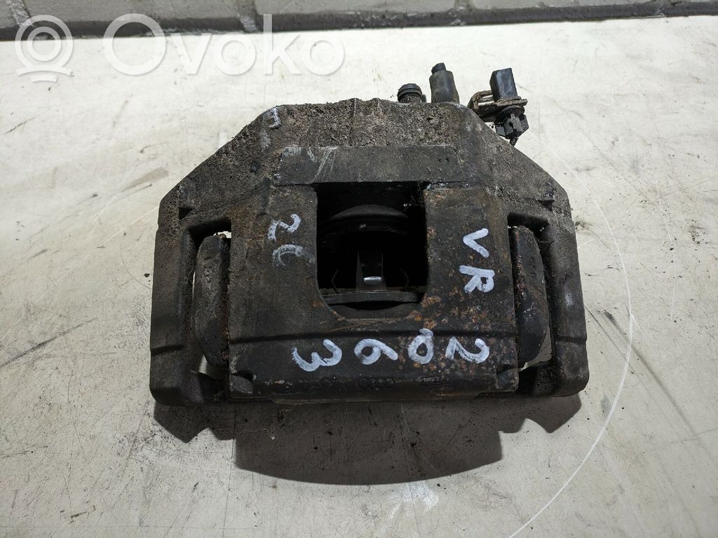 Audi A6 S6 C5 4B Etujarrusatula 