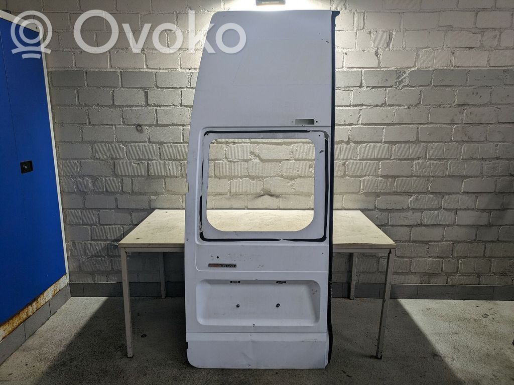 Ford Transit aizmugurējais borts 