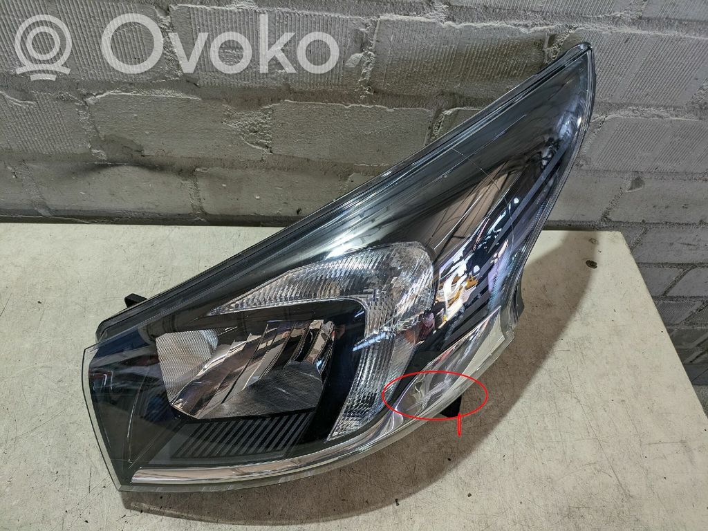 Opel Vivaro Phare frontale 