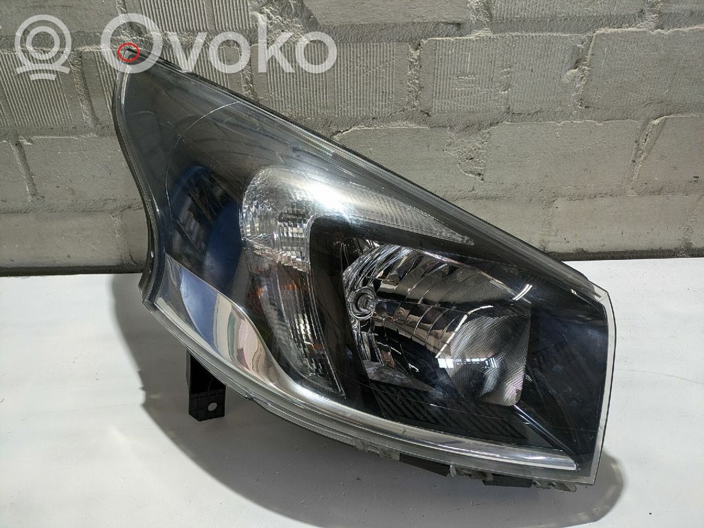 Opel Vivaro Scheinwerfer 