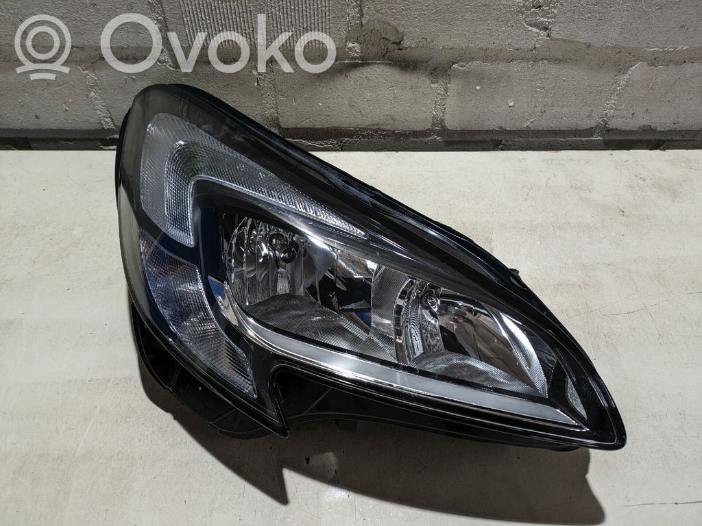 Opel Corsa E Headlight/headlamp 