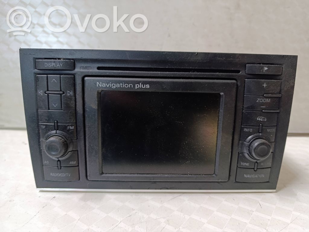 Audi A4 S4 B7 8E 8H Panel / Radioodtwarzacz CD/DVD/GPS 