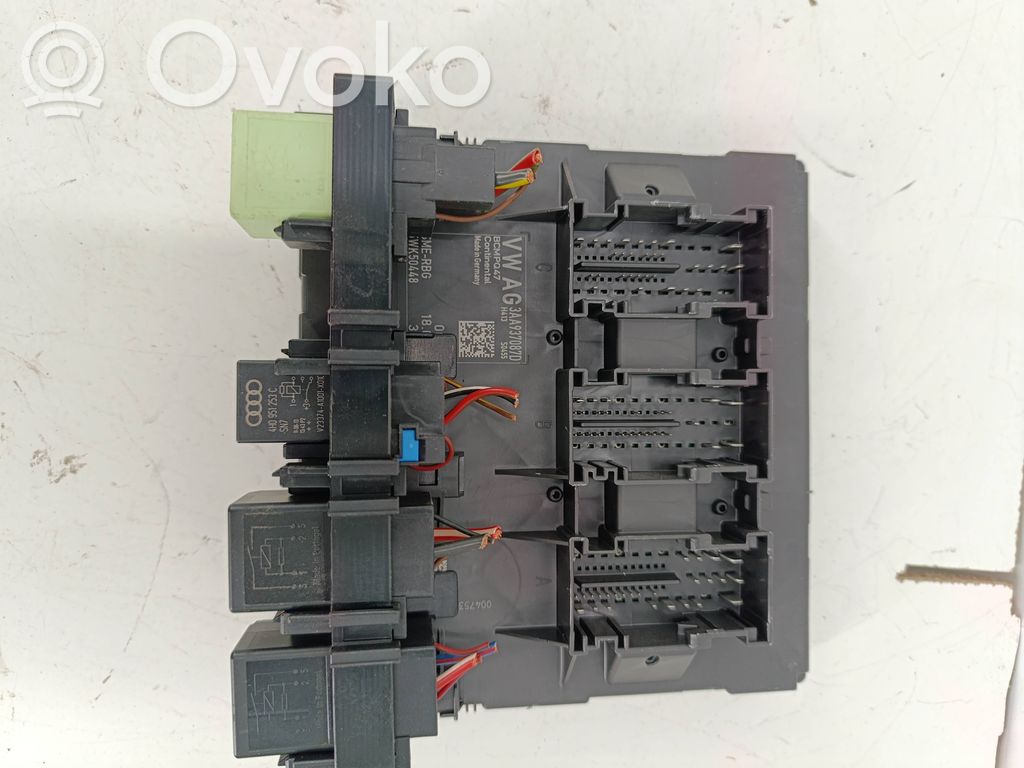 Volkswagen PASSAT B7 Modul confort 