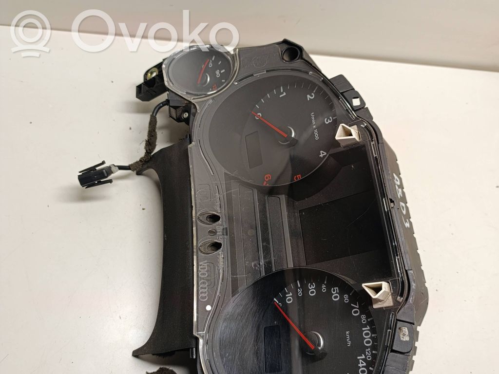 Audi A8 S8 D3 4E Spidometrs (instrumentu panelī) 