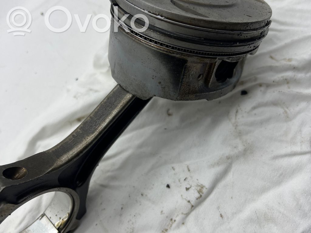 Piston   J050