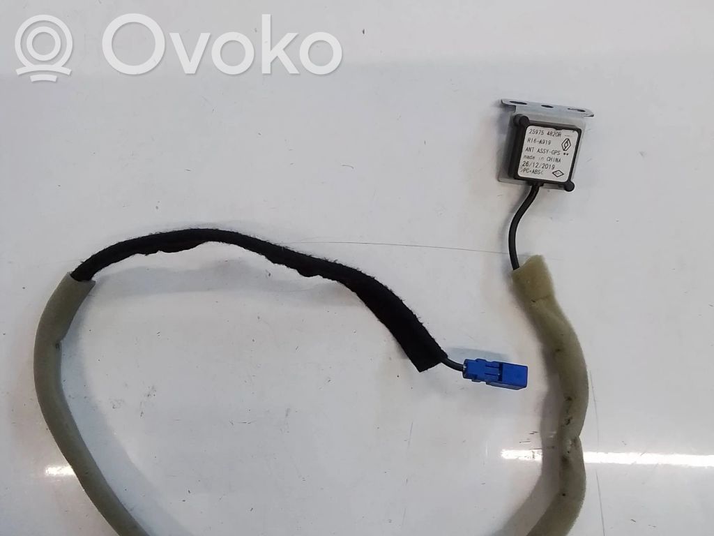 Renault Master III GPS-pystyantenni 