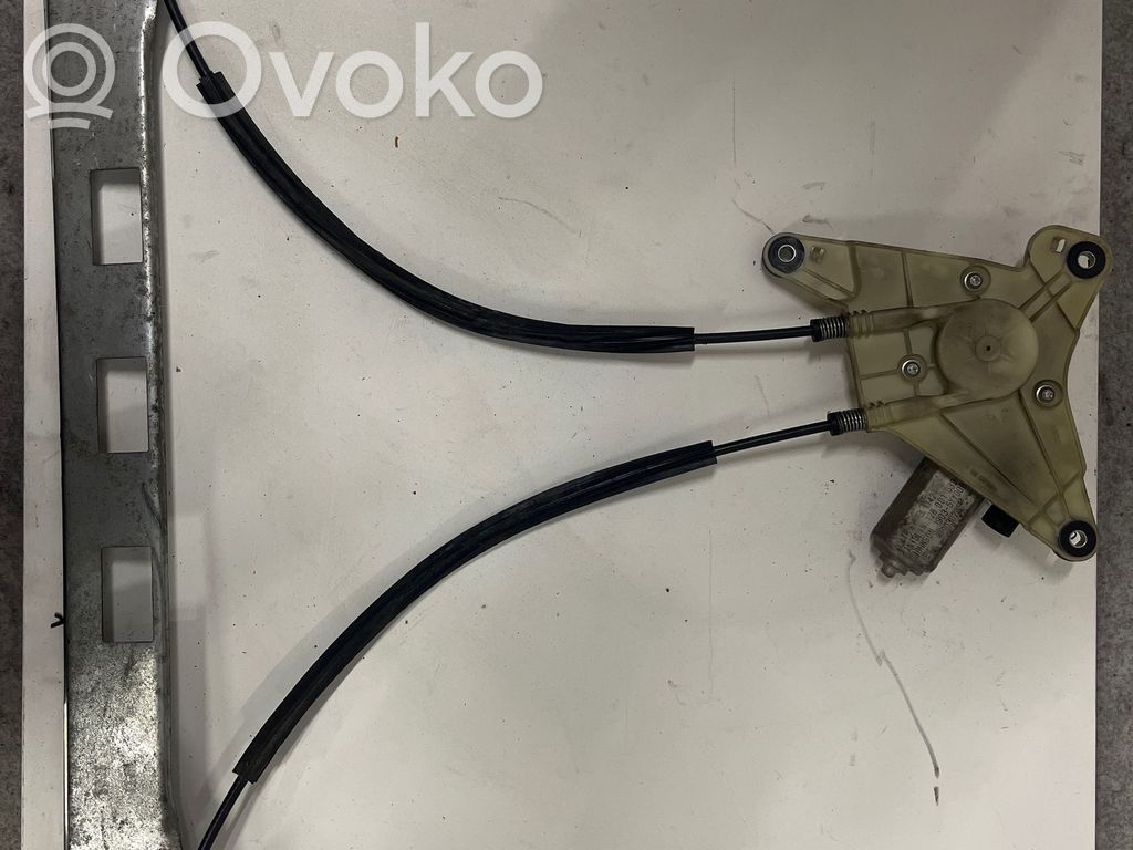 Renault Master III Elektryczny podnośnik szyby drzwi przednich 