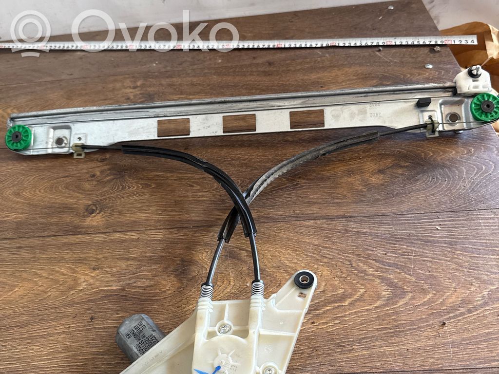Renault Master III Elektryczny podnośnik szyby drzwi przednich 