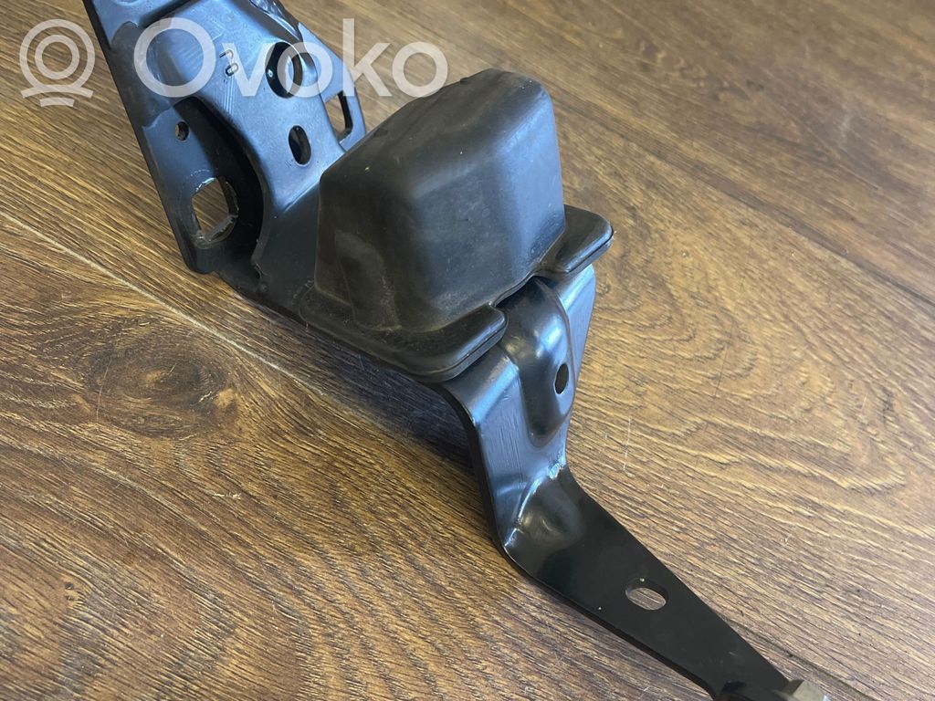 Sliding door upper roller guide/hinge   7946809R