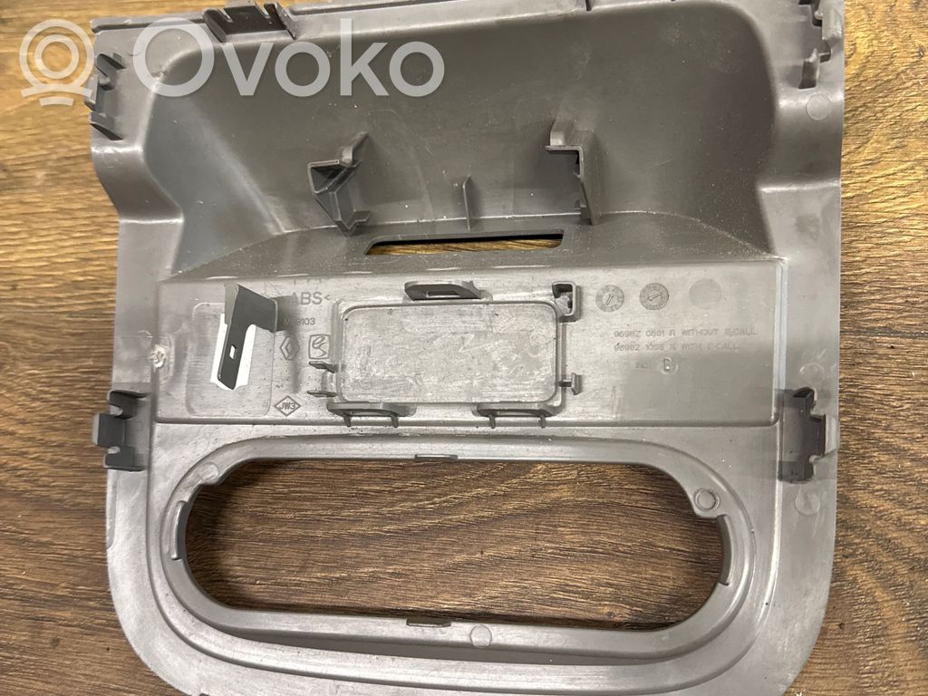 Renault Master III Luz del asiento delantero 