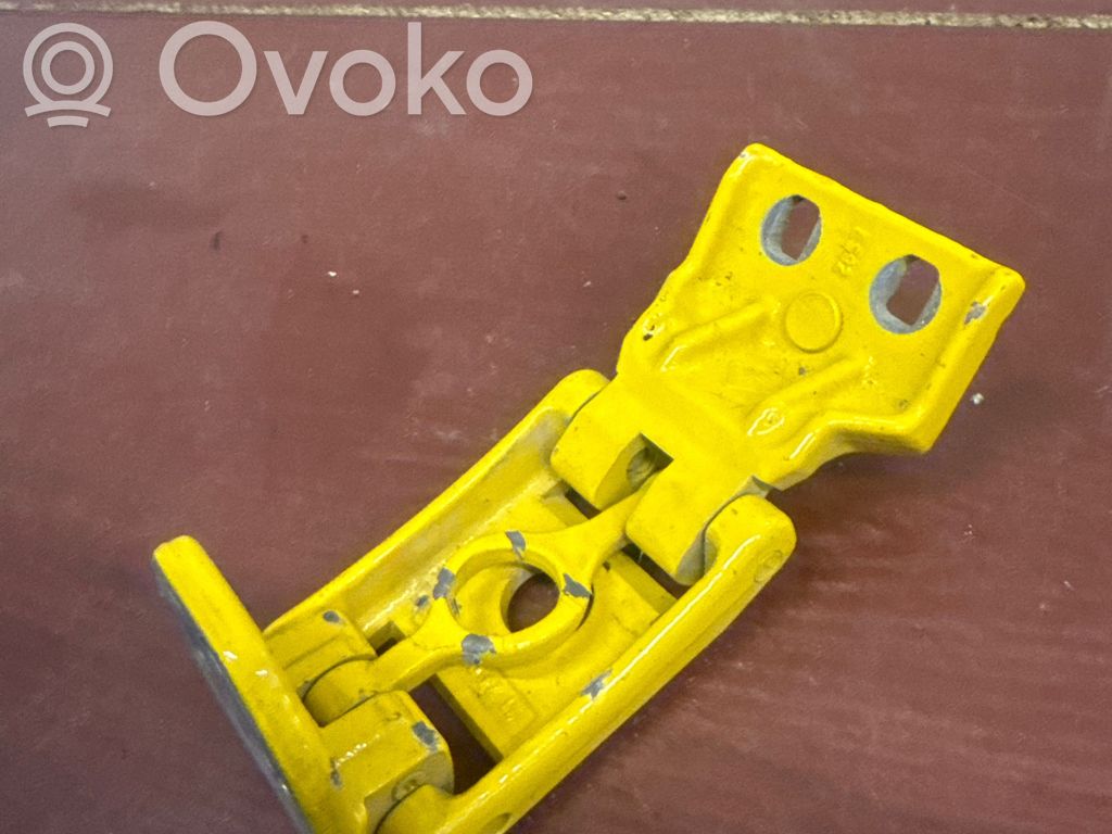 Renault Master III Rear door upper hinge 