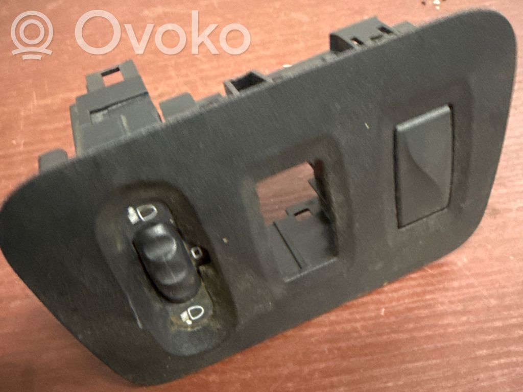 Renault Master III Headlight level height control switch 