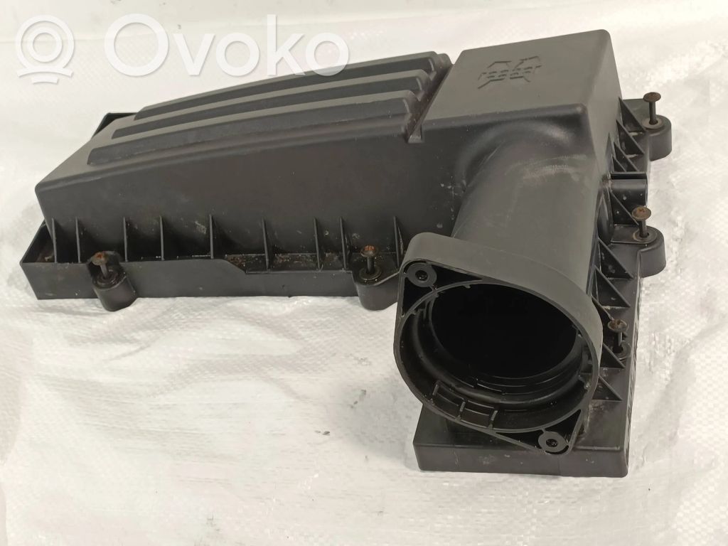 Volkswagen PASSAT B6 Obudowa filtra powietrza 