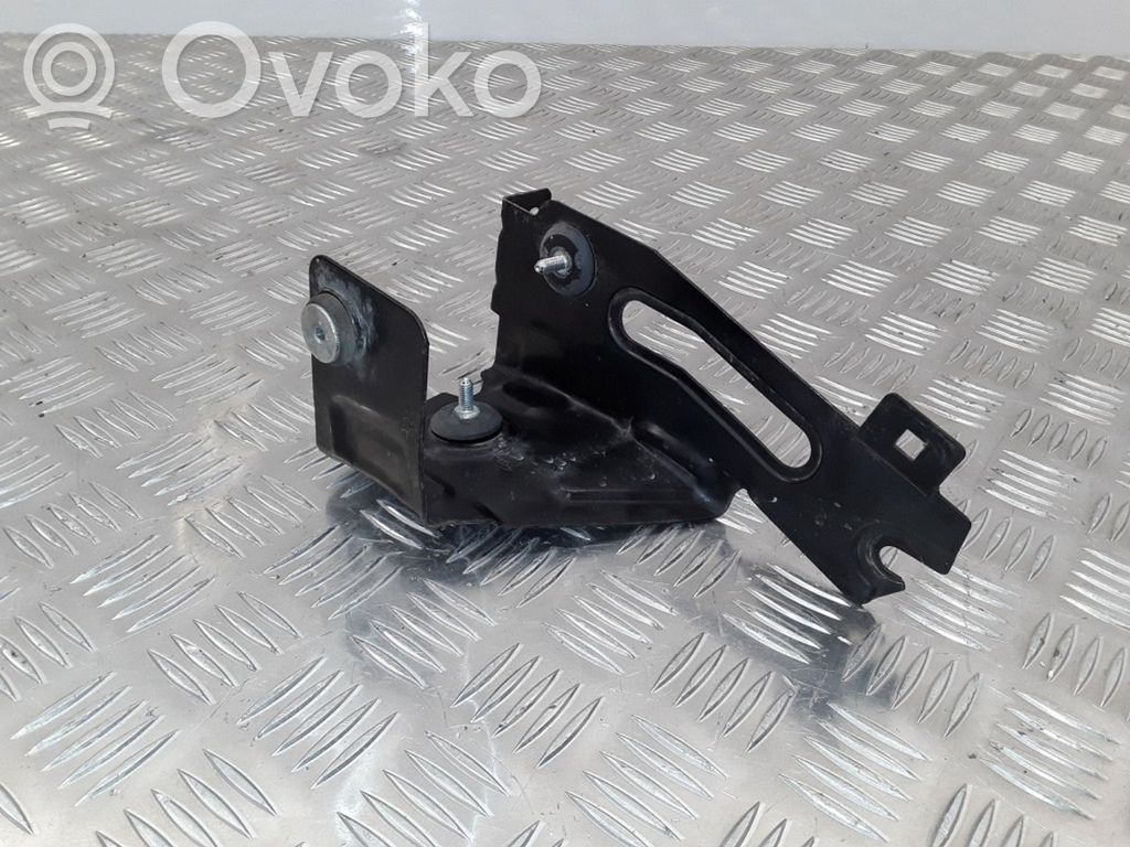 ABS-pumpun kiinnike   A611