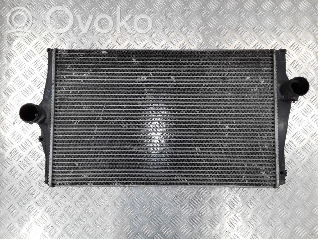 Volvo XC90 Радиатор интеркулера 