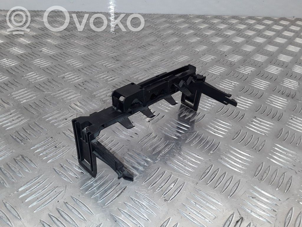 Battery bracket   9145172