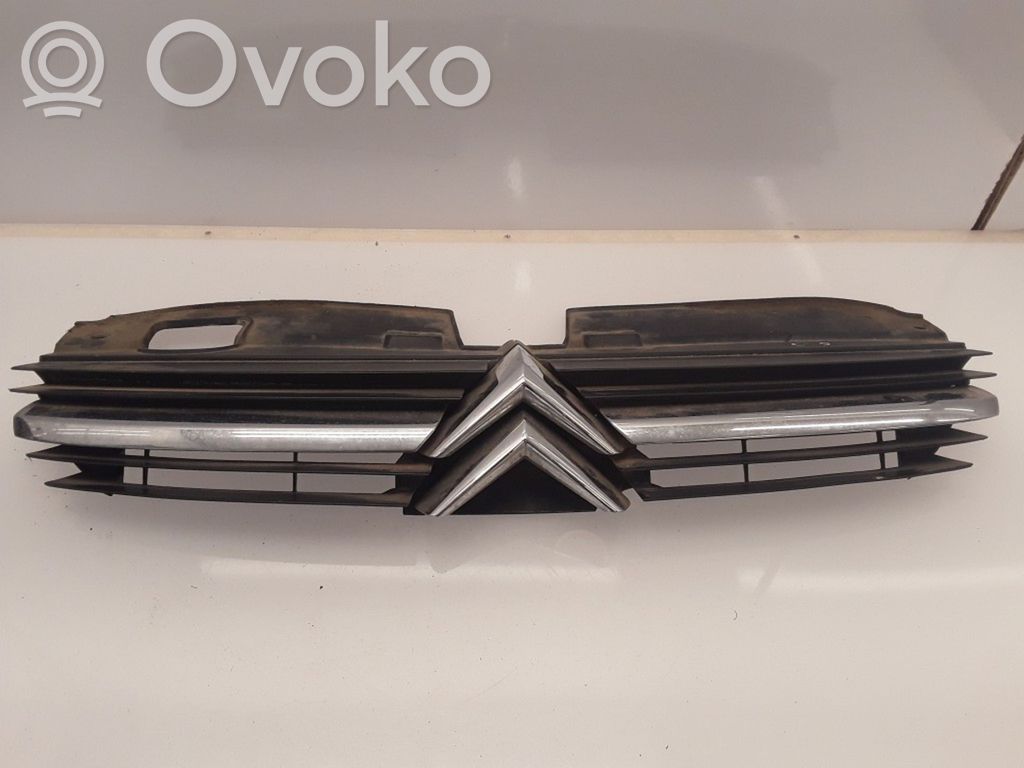 Citroen C5 Front bumper upper radiator grill 