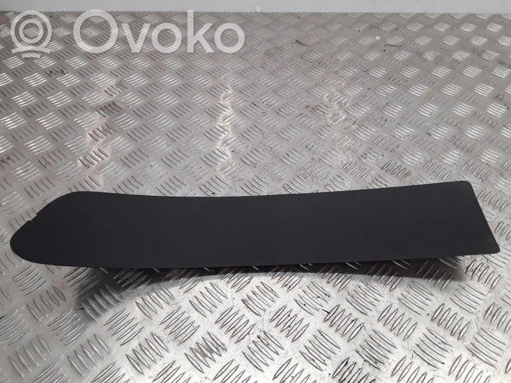 Honda Civic Tavaratilan/takakontin alempi sivuverhoilu 