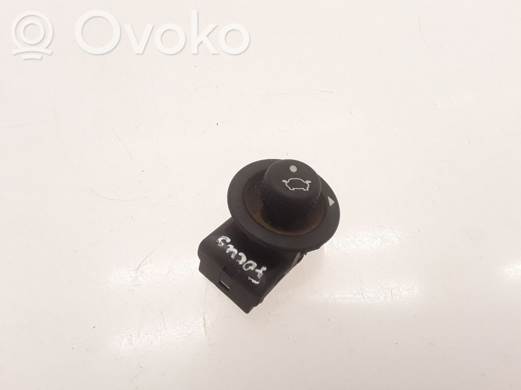 Ford Focus Wing mirror switch 
