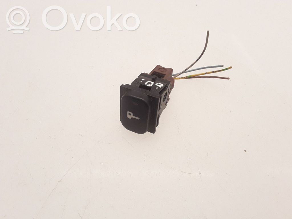 Peugeot 607 Central locking switch button 