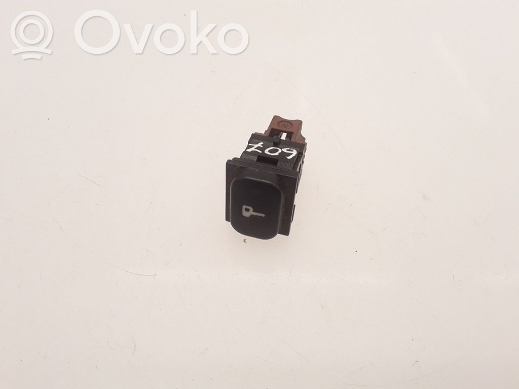 Peugeot 607 Central locking switch button 