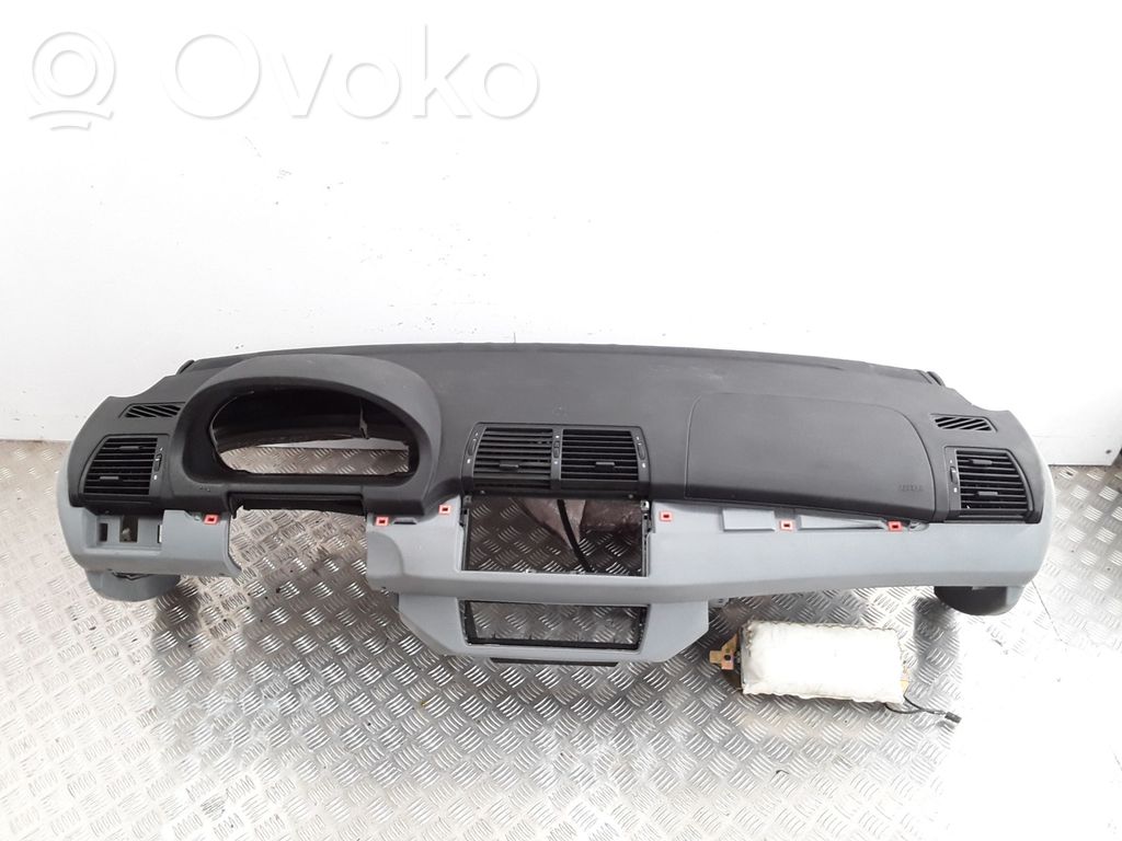 Dashboard   39840226008C