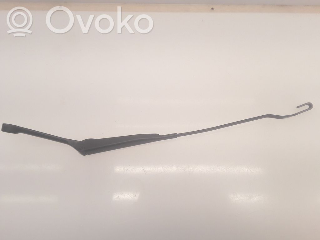 Opel Vectra B Front wiper blade arm 