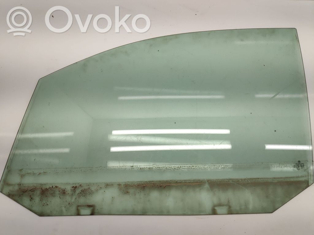 Volkswagen Caddy Front door window glass four-door 