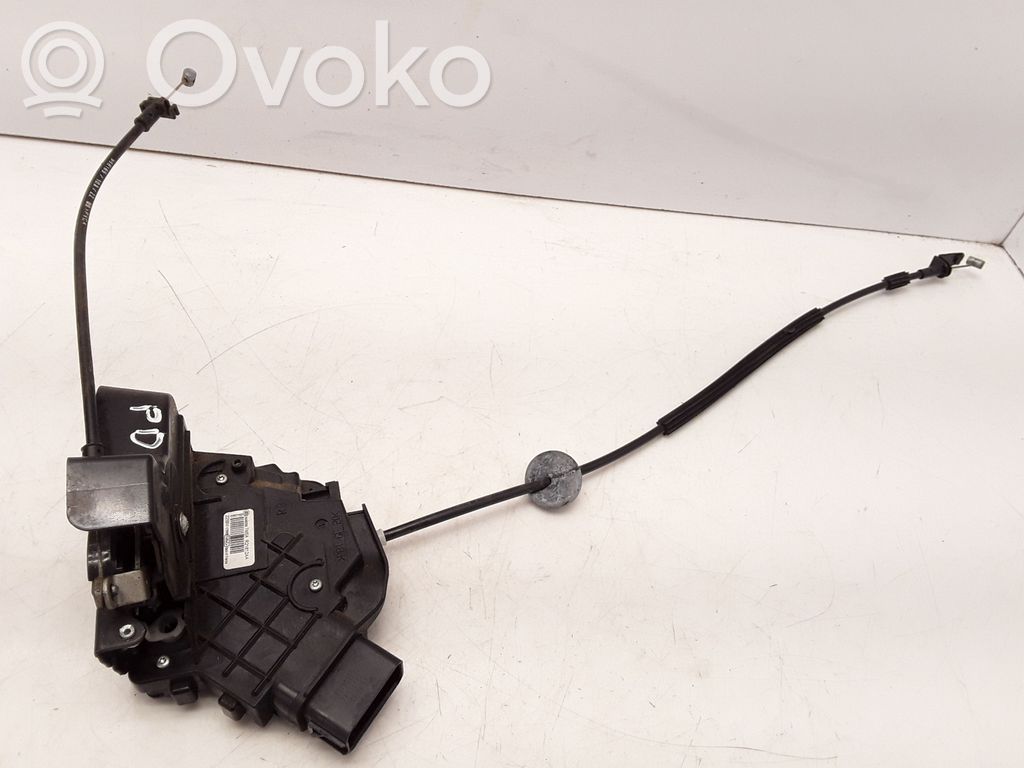 Ford Focus Priekšpusē slēdzene 