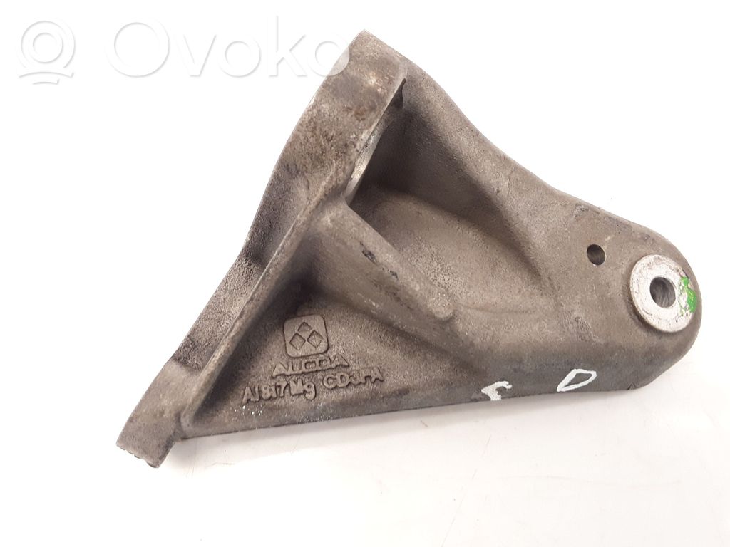 Jaguar XJ X350 Engine mounting bracket 