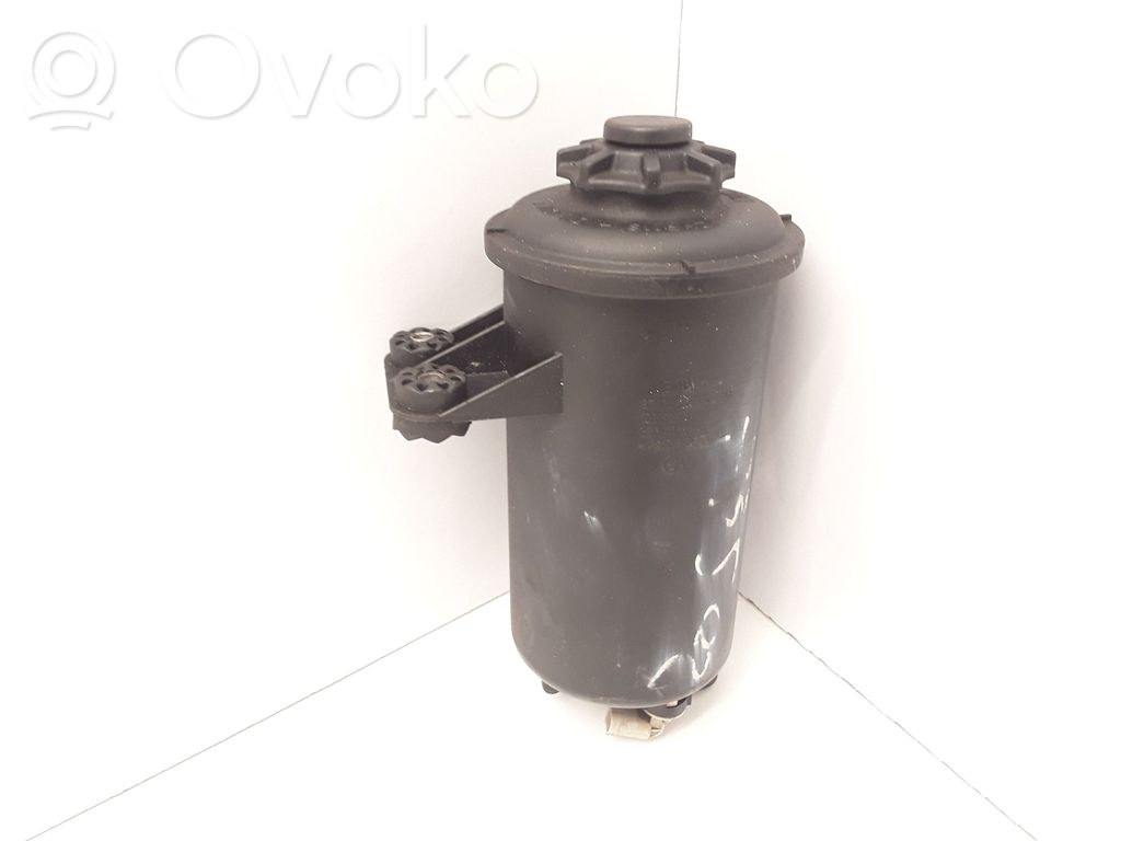 Ohjaustehostimen nestesäiliö   32416752963,6752963