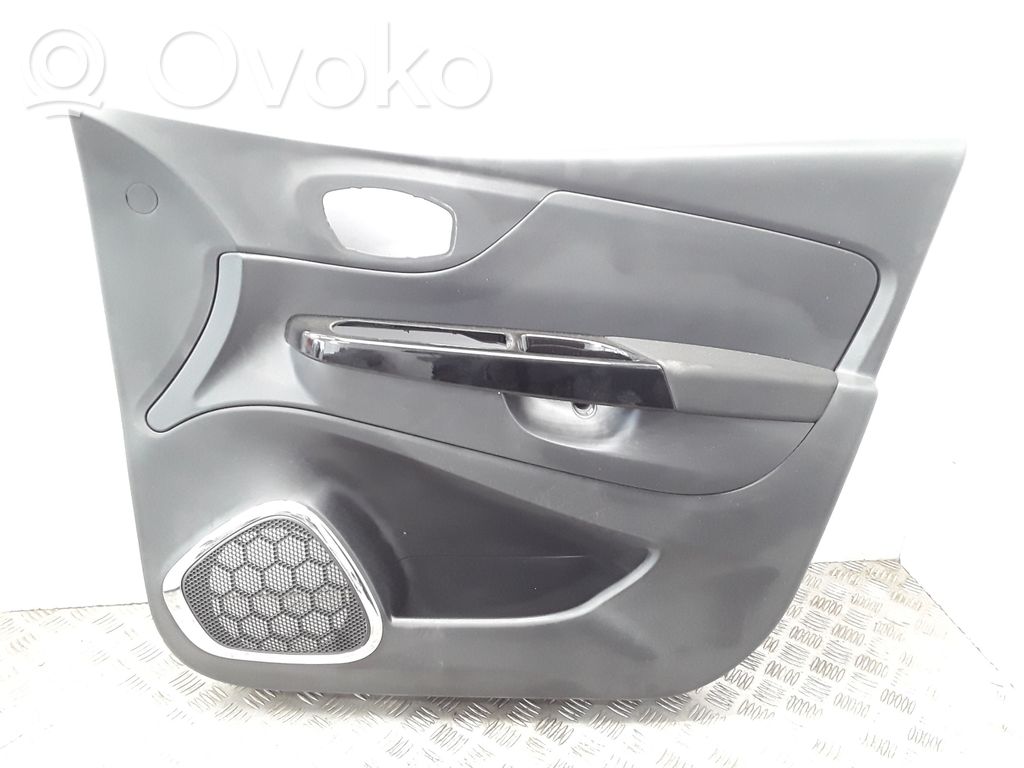 Renault Captur Etuoven verhoilu 
