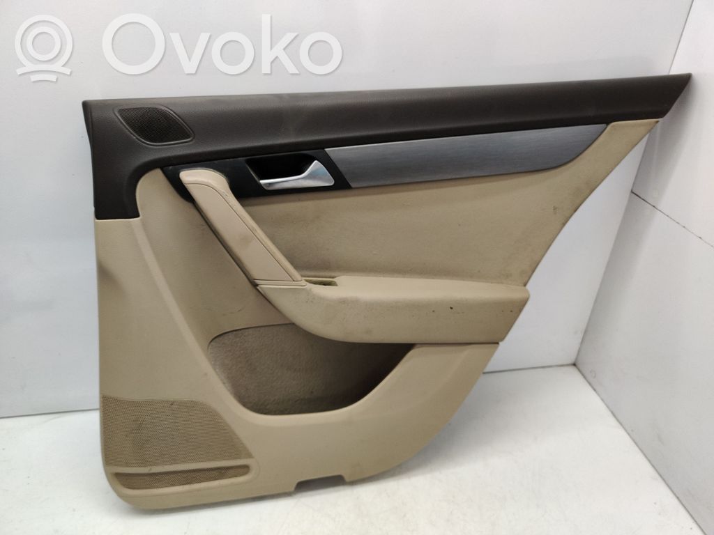 Volkswagen PASSAT B7 Boczki / Poszycie drzwi tylnych 