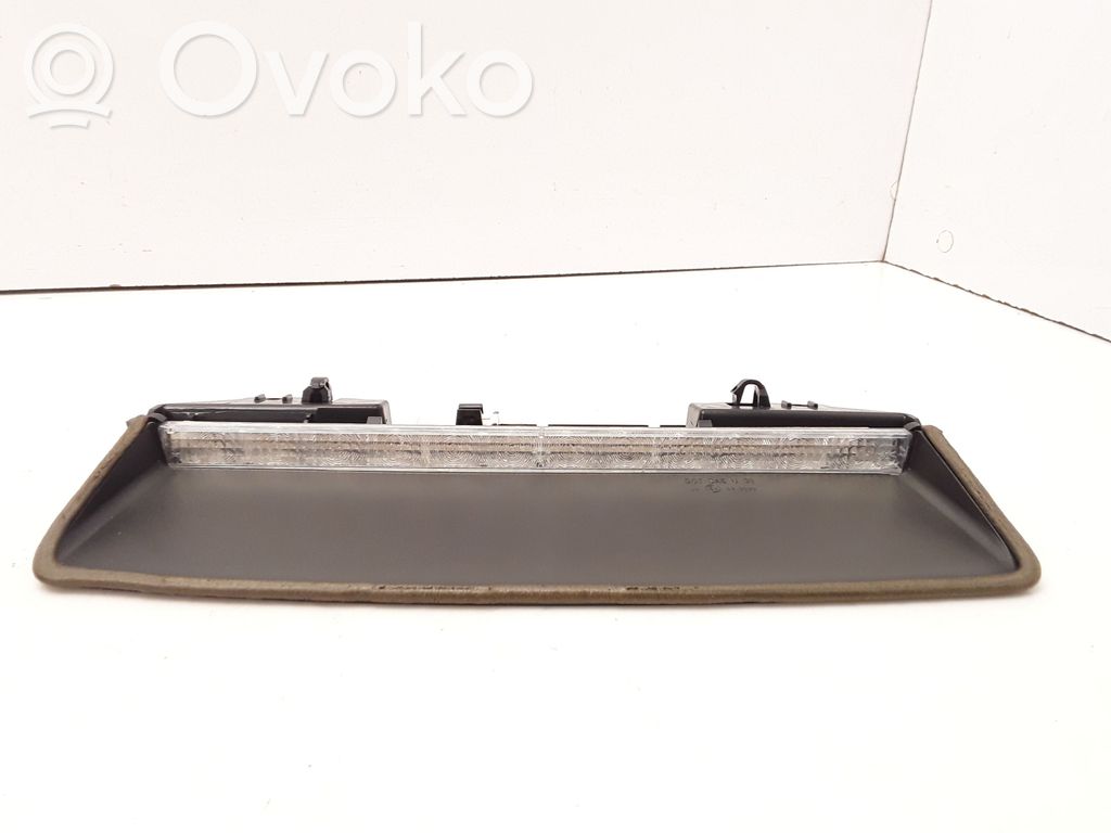 Jaguar X-Type Third/center stoplight 