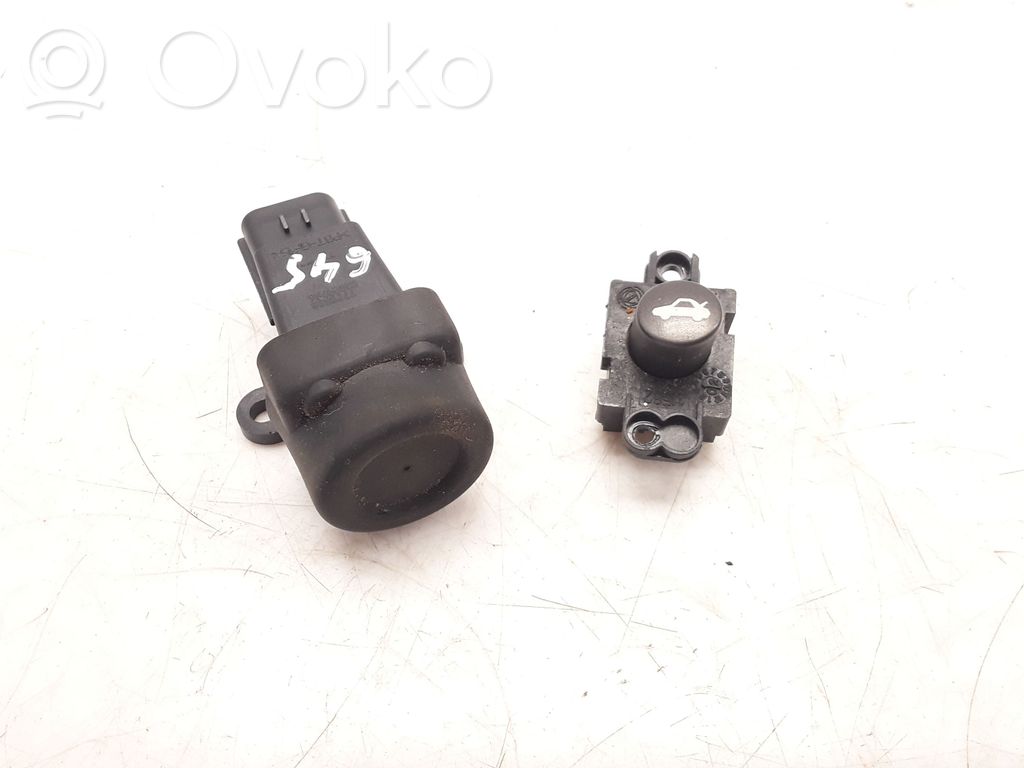Lancia Thesis Tailgate opening switch 