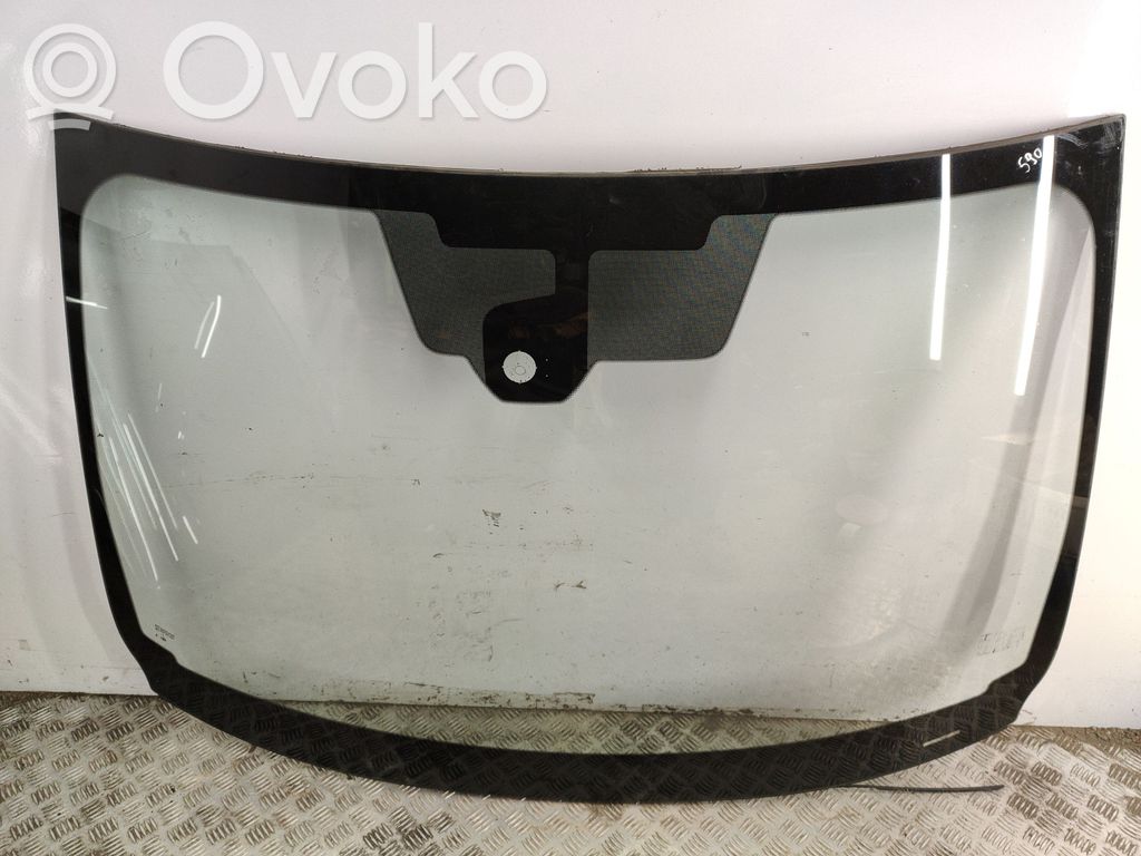 Nissan Qashqai Front windscreen/windshield window 