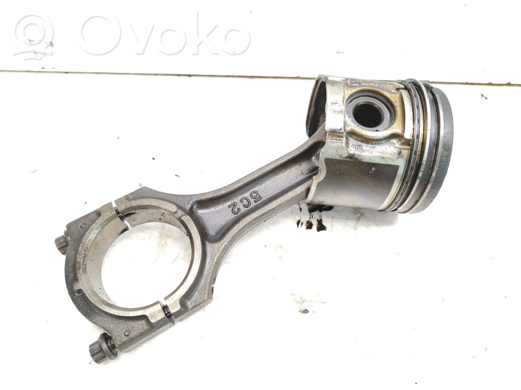 Piston with connecting rod   5C2