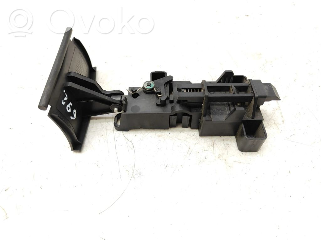 BMW Z4 E85 E86 Hansikaslokeron keskikonsoli 