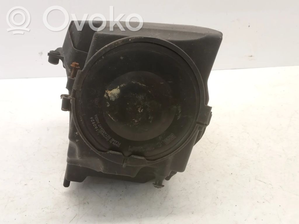 Ford Focus Air filter box 