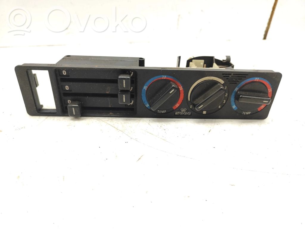 BMW 5 E34 Climate control unit 