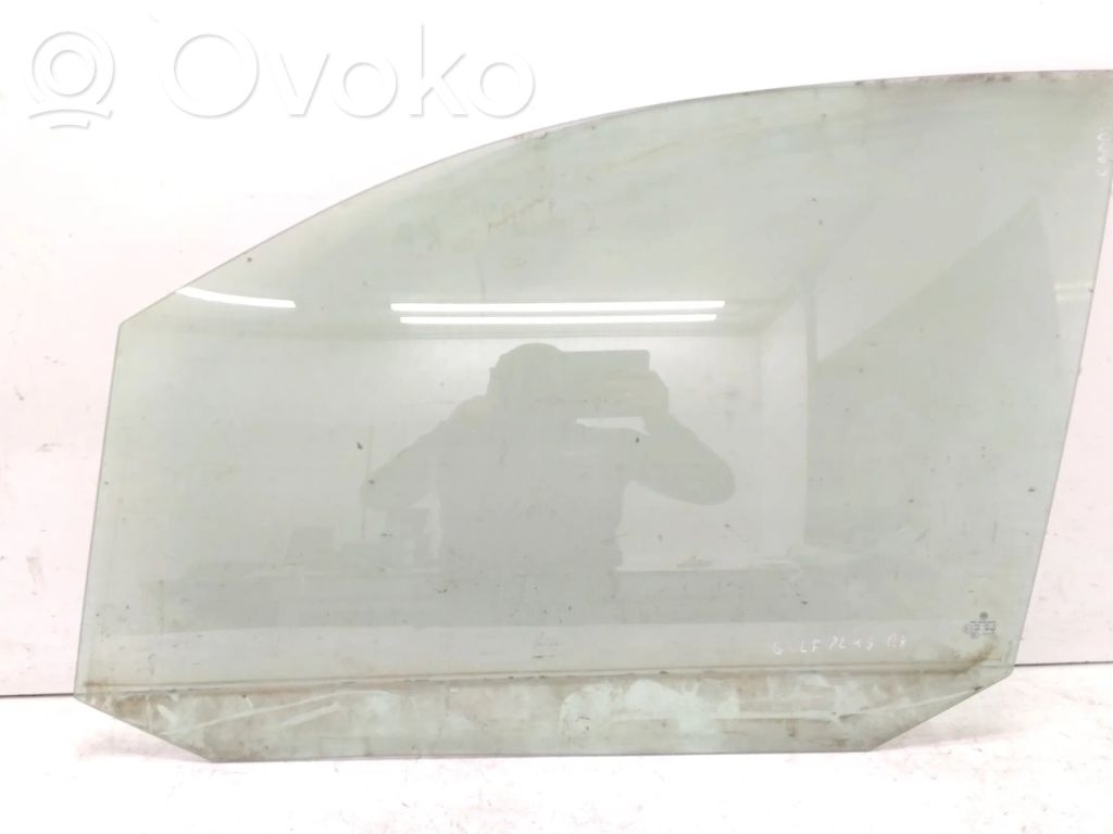Volkswagen Caddy Front door window glass four-door 