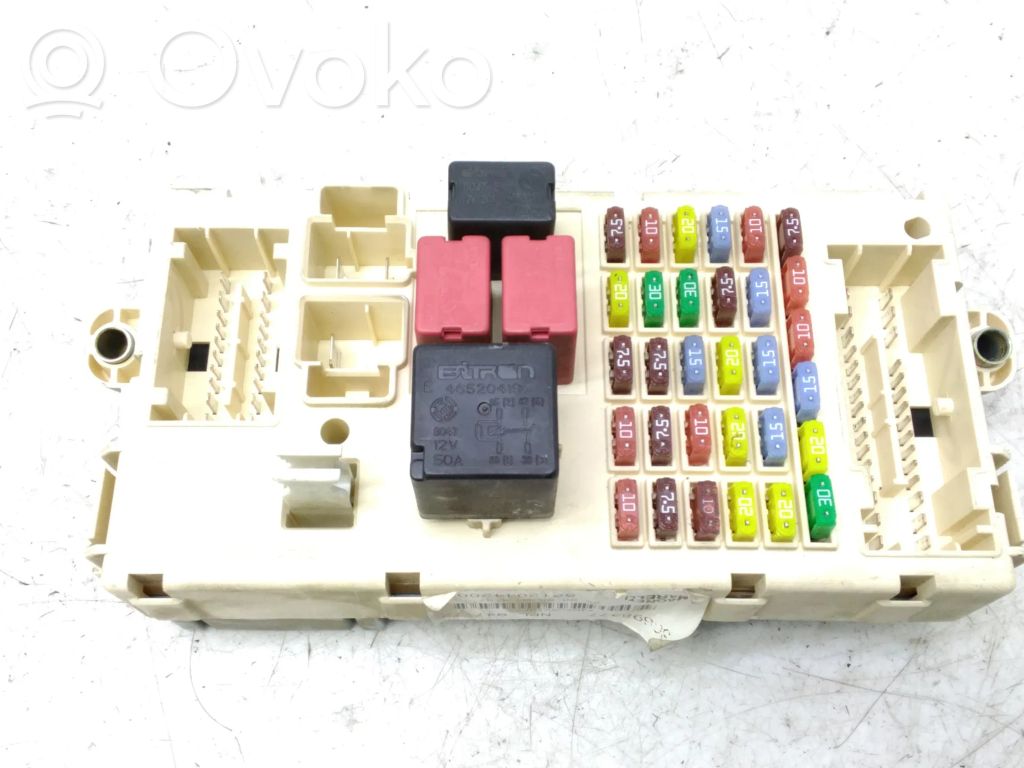 Alfa Romeo GT Módulo de fusible 