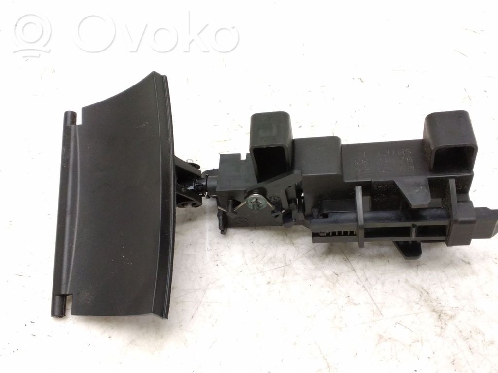 BMW Z4 E85 E86 Hansikaslokeron keskikonsoli 