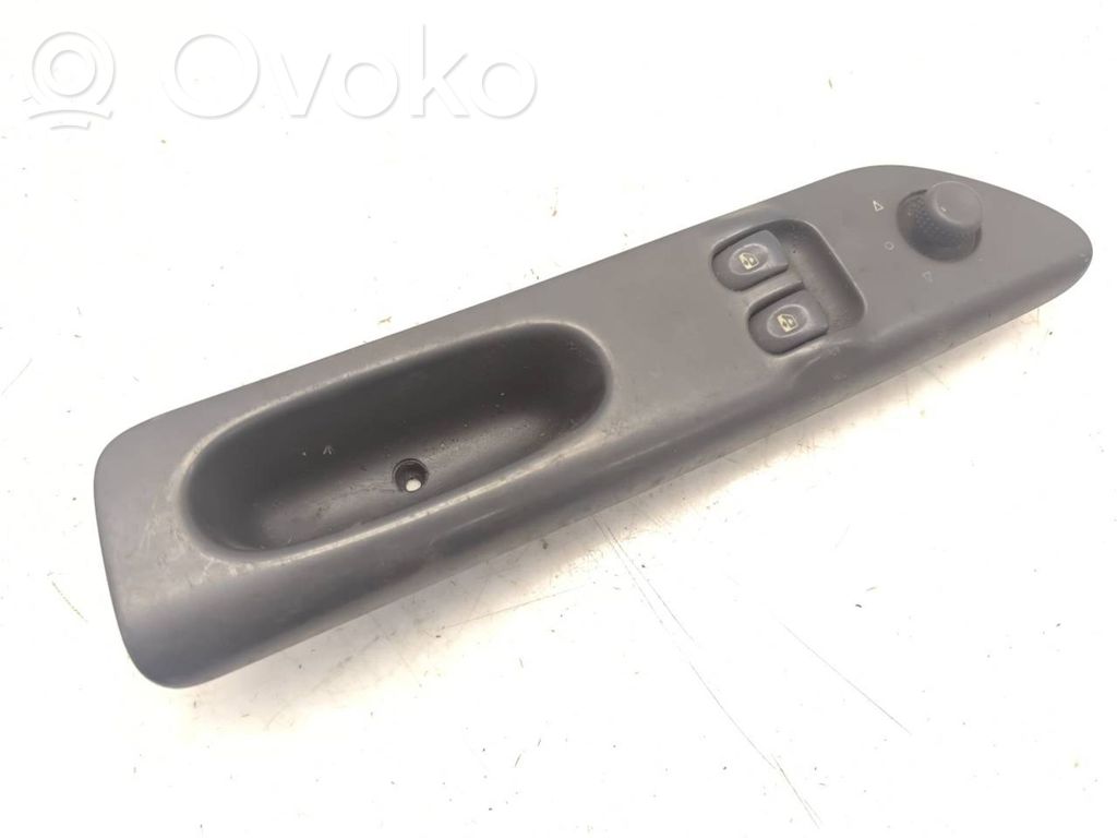 Renault Espace III Przyciski szyb 