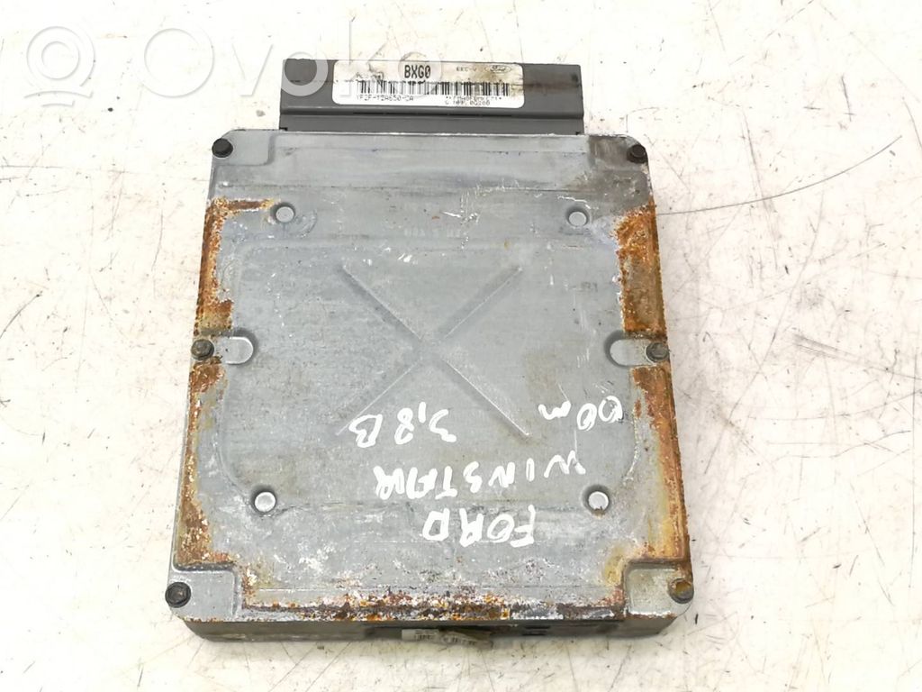 Dzinēja vadības bloks   YF2F12A650CA,0G28B,KPMA8FBMR871