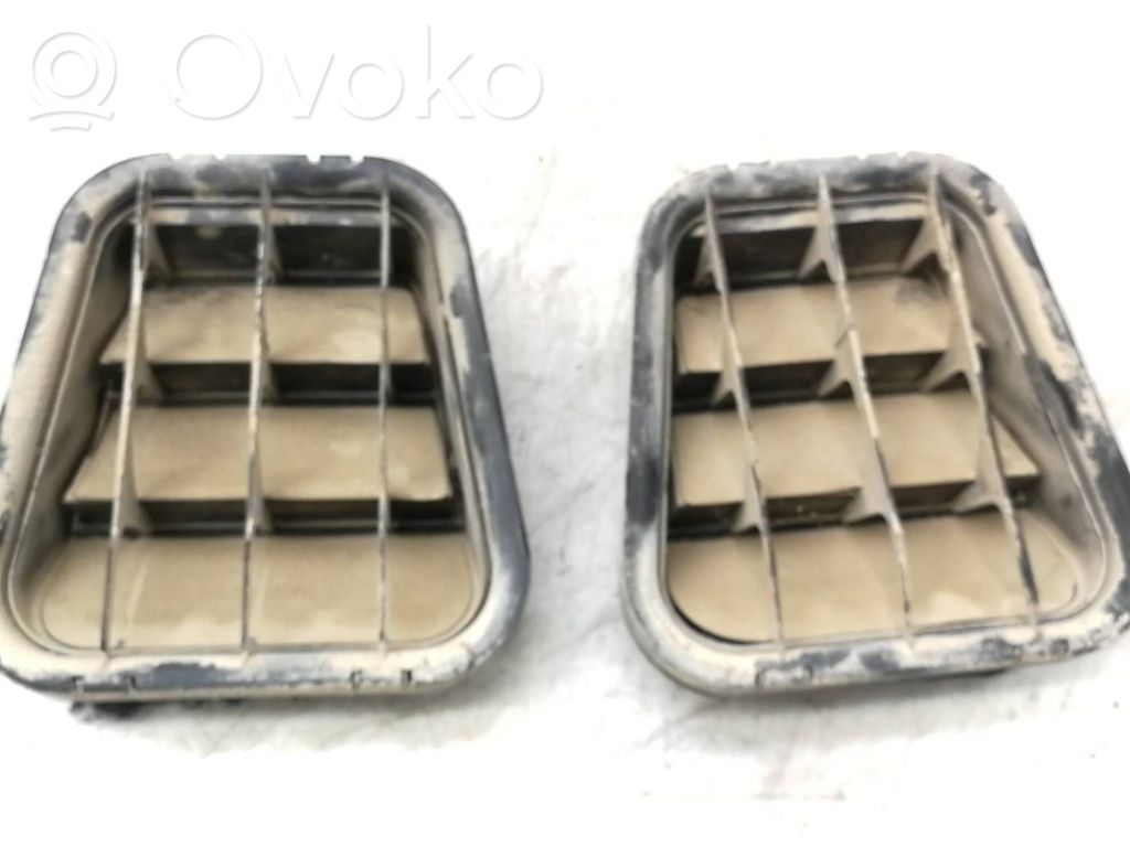 Alfa Romeo GT Quarter panel pressure vent 