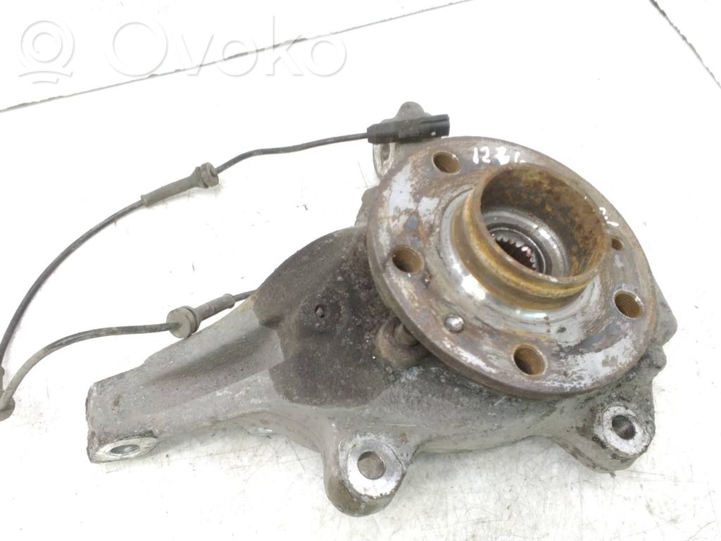 Renault Latitude (L70) Achsschenkel vorne