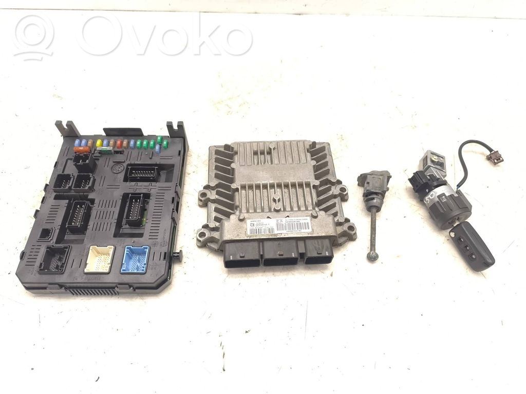 Citroen C4 Grand Picasso Engine ECU kit and lock set 