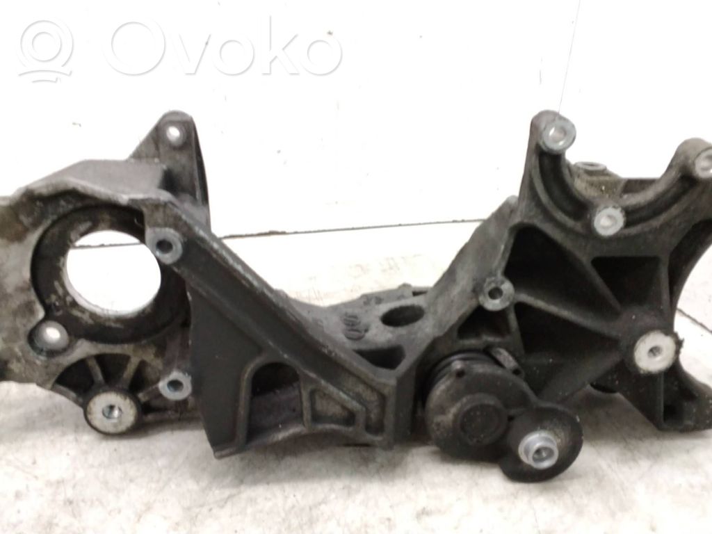 Audi A4 S4 B8 8K Mocowanie alternatora